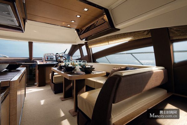 Azimut 64������������ƽ��
