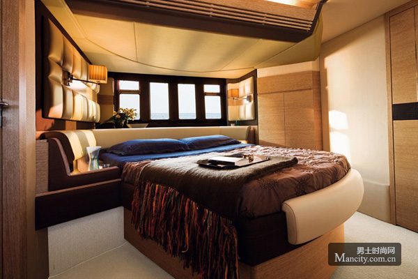 Azimut 64������������ƽ��