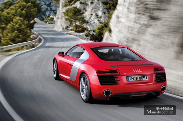 Audi(奥迪)正式公布2013小改款R8 跑车