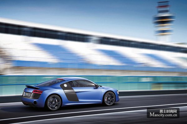 Audi���µϣ���ʽ����2013С�Ŀ�R8 �ܳ�