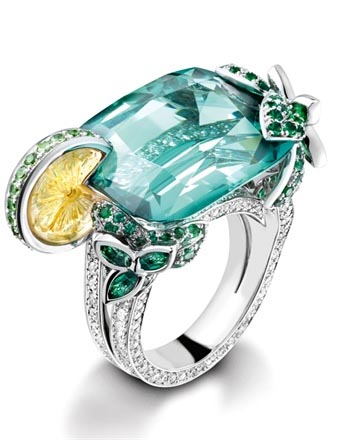 Ī���� Piaget Limelight ϵ�� ���ʣ�����׽�����ʽ�и���ʯ����ˮ������䣬��ɫ����ʯ