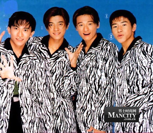 毕业于台湾省基隆市培德工业家事职业学校,于1996年参加“四大天王模仿大赛”正式踏进娱乐圈。认出那个是欧弟了吗?
