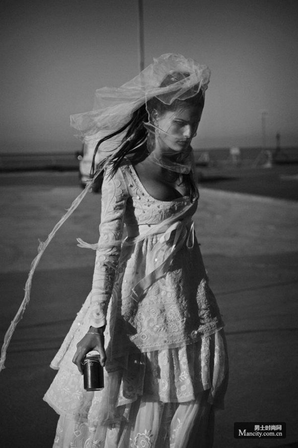 ��ģIsabeli Fontana4����־��Ƭ